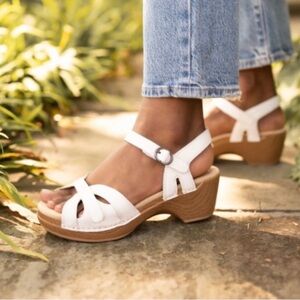 Dansko Season Full Grain White Leather Sandals Size 40